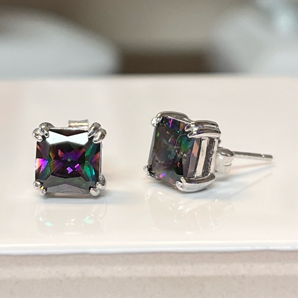 925 Sterling Silver. Earring - Picture 2 of 3